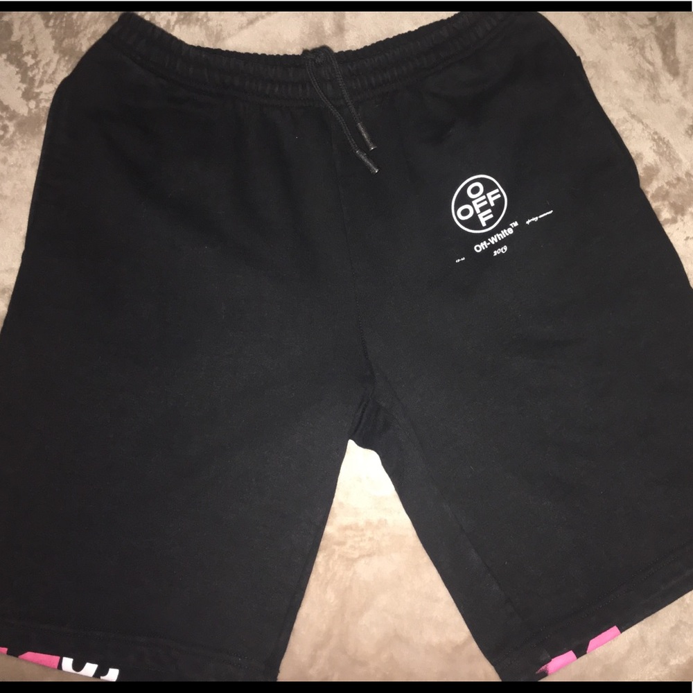 Off-White Shorts, Lg
